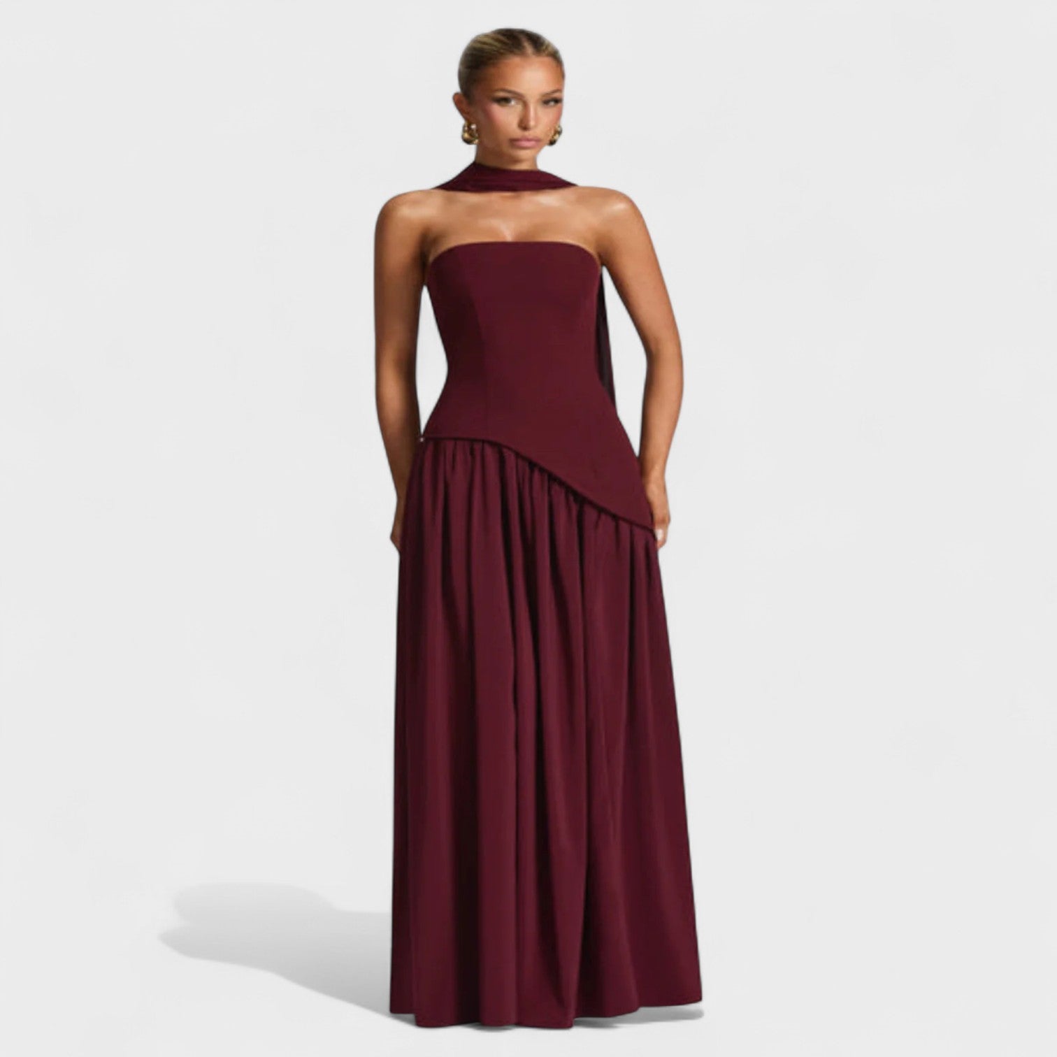 Aurora | Vestido Comprido elegante sem alças com fenda