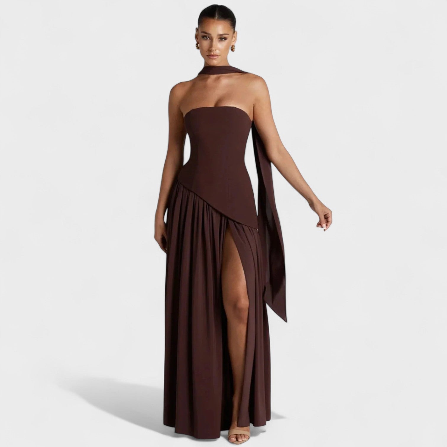 Aurora | Vestido Comprido elegante sem alças com fenda